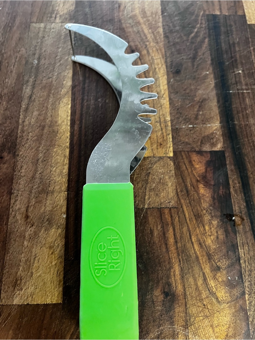Slice Right Watermelon Slicer & Tongs – Stainless Steel Fruit Cutter (Green)